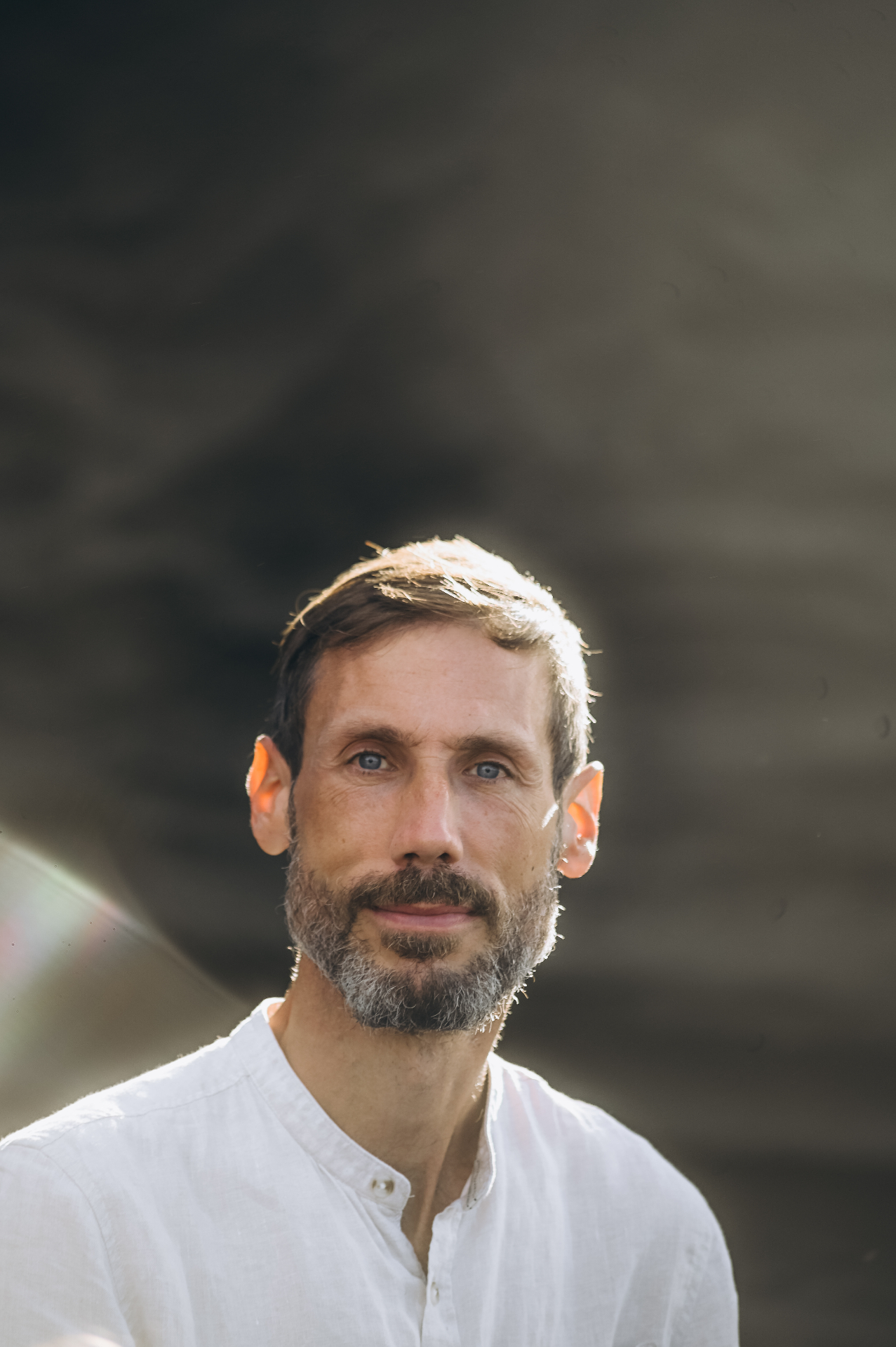 Retrato de Gonzalo, fundador de Entre Respiraciones